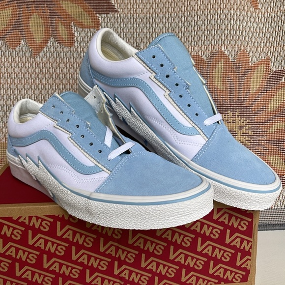 Vans WMNS Old Skool Bolt
Baby Blue
VN0009Q5689
Sneakers - Picture 12 of 16